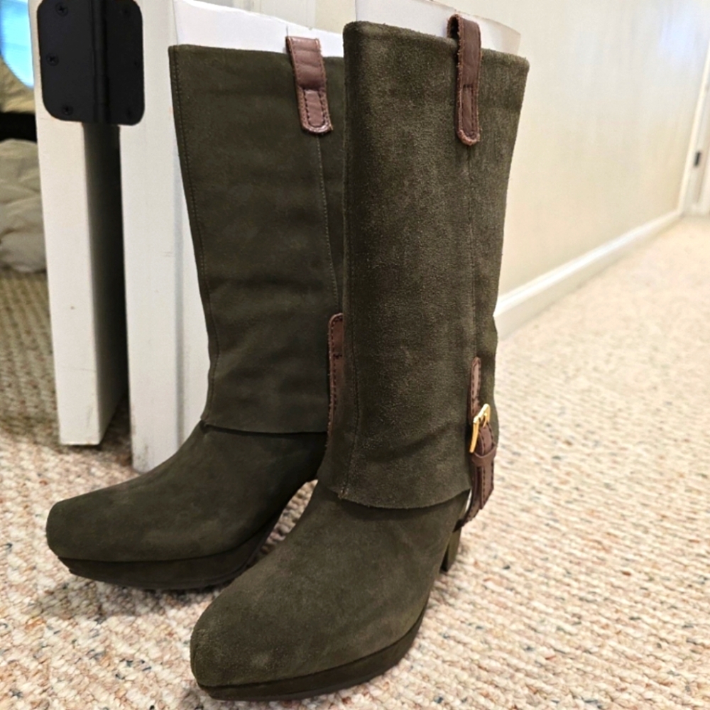 Hunter Green Suede Boots